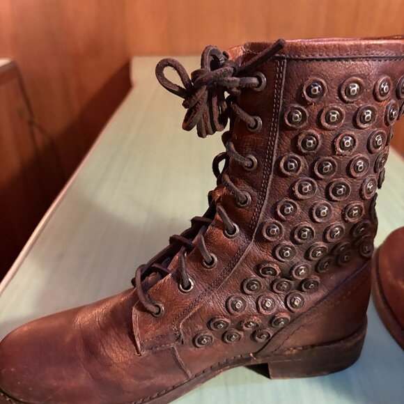 Womens Frye Jenna Disc Studded Lace Distressed 76421 Boots Size 8 B - Picture 8 of 13